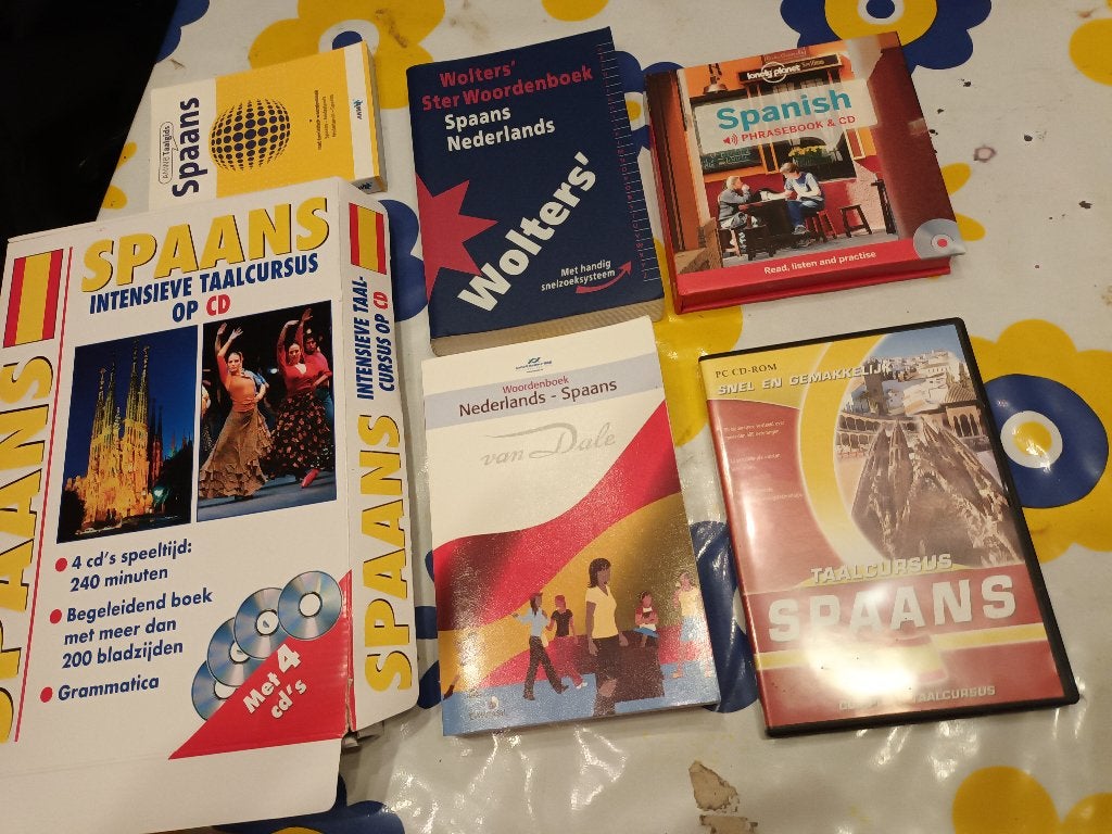 Spaanse intensieve taalcursus cursus 6 CD woordenboeken gids, Ophalen of Verzenden, Zo goed als nieuw, Van Dale, Non-fictie