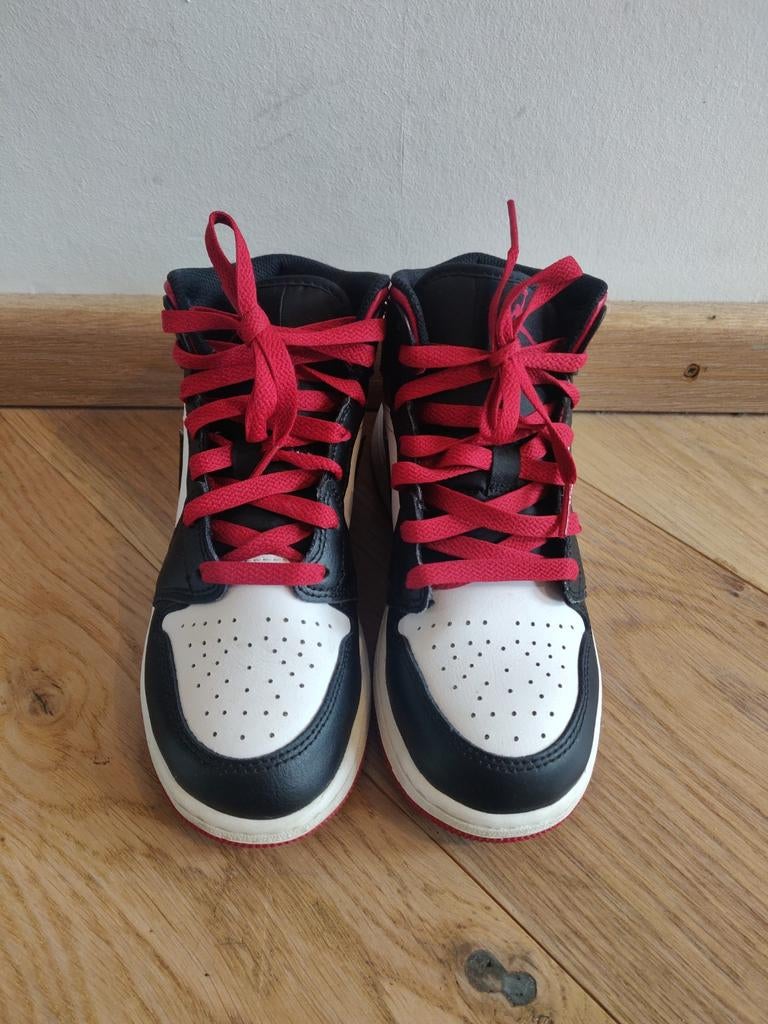 Nike Jordan 35,5, Nike Air Jordan, Ophalen of Verzenden, Zo goed als nieuw, Jongen of Meisje