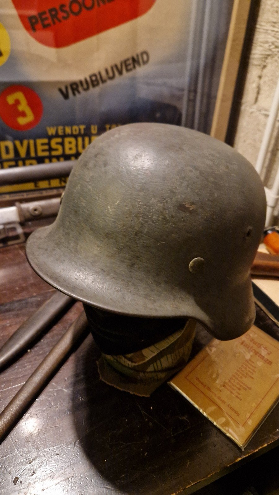 M40 helm wehrmacht, Ophalen of Verzenden, Duitsland, Helm of Baret