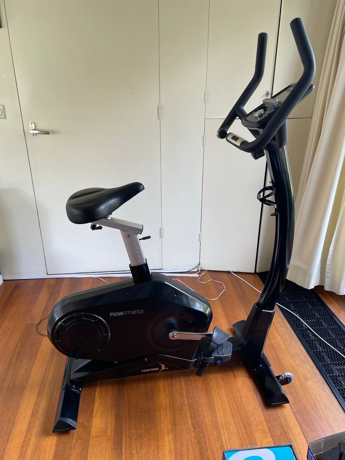 Flow Fitness Perform B3i Hometrainer, Ophalen, Zo goed als nieuw, Metaal, Benen