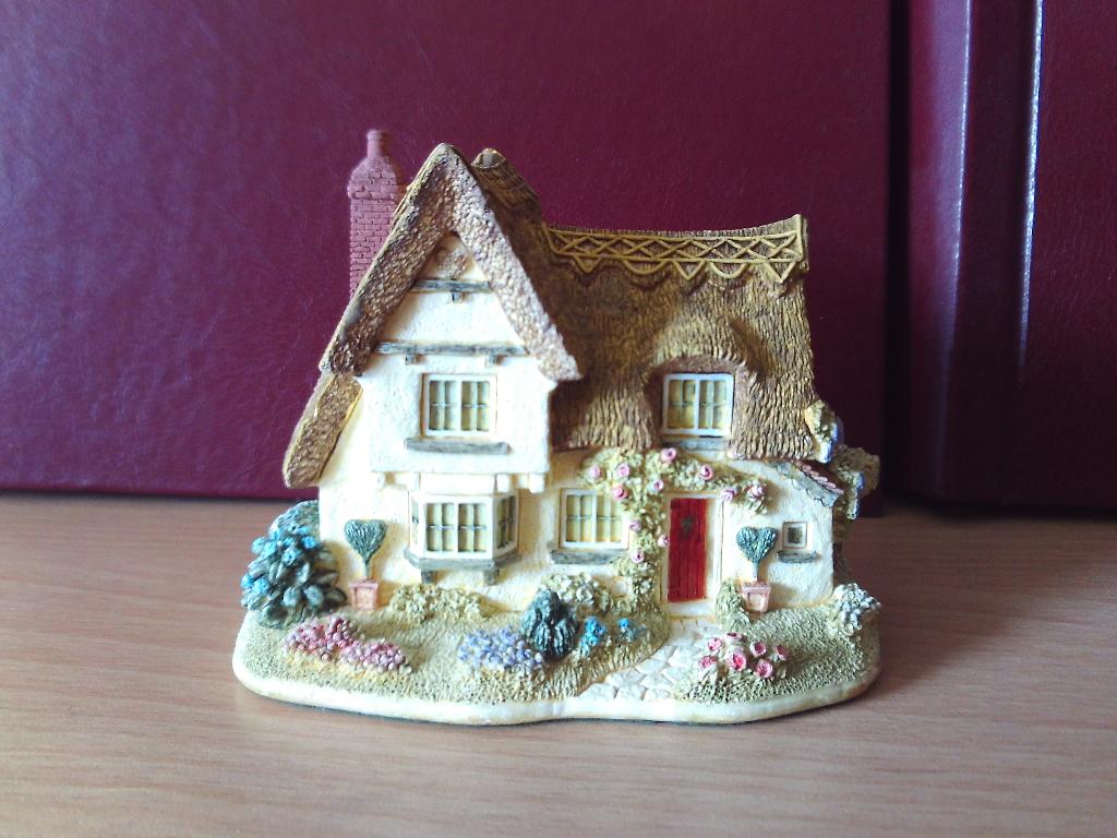 Lilliput Lane -* Home is where the heart is, Ophalen of Verzenden, Zo goed als nieuw, Overige typen
