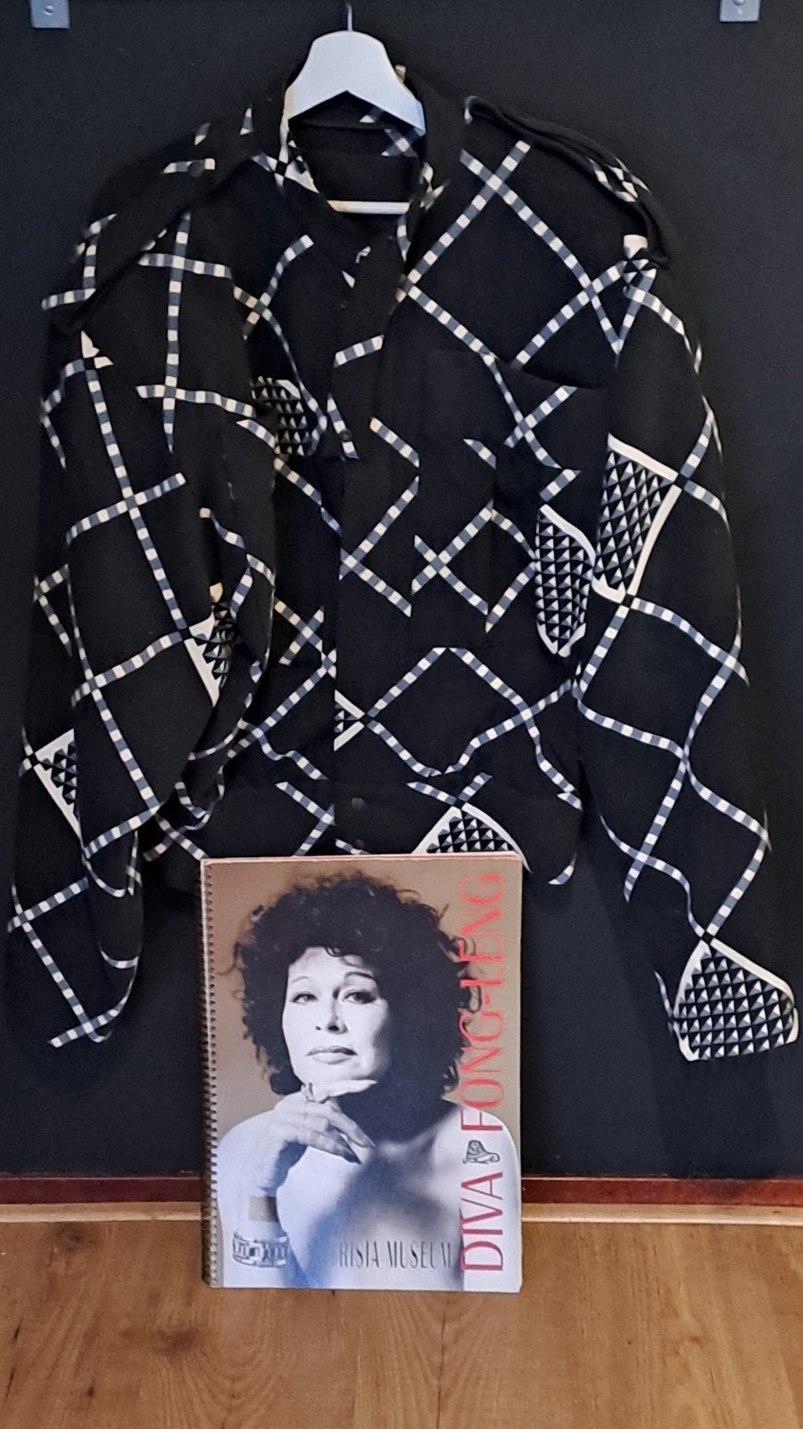 fong leng jas en overzichts boek, Verzenden, Zo goed als nieuw