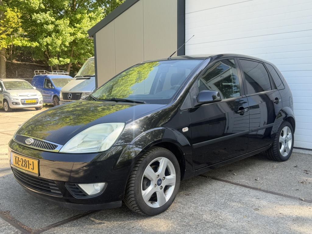 Ford Fiesta 1.3-8V Champion | Airco | 5drs | Nieuw Apk, 1299 cc, Stof, 4 cilinders, Zwart