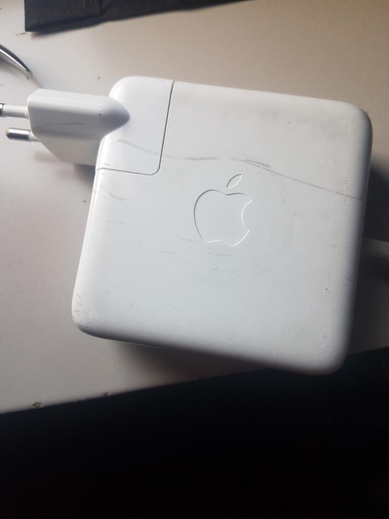 Apple adapter, Computers en Software, Laptop-opladers, Ophalen of Verzenden