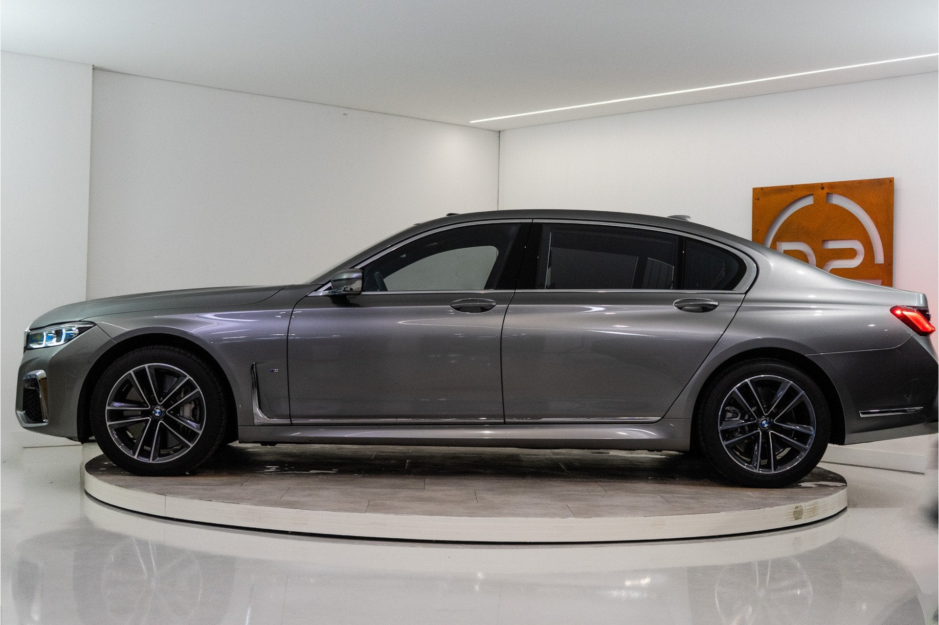 BMW 7 Serie 750Li xDrive High Executive 531PK | Bowers&Wilki, Auto's, BMW, Automaat, 12 maanden, Gebruikt, 4395 cc