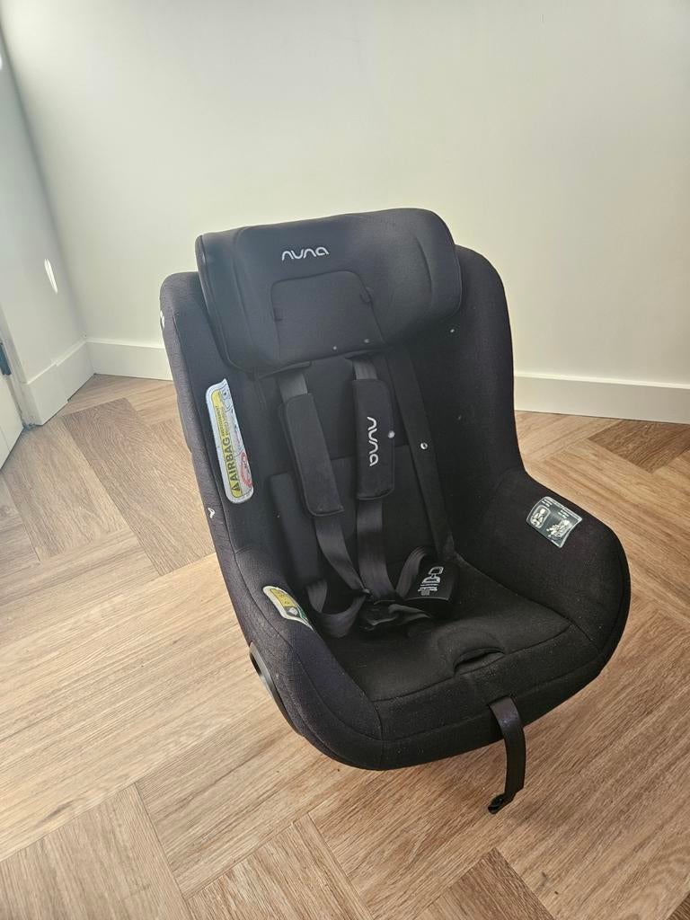 Nuna Autostoel + Isofix Base – Draaibaar & Veilig 0-105cm, Kinderen en Baby's, Autostoeltjes, Ophalen, Zo goed als nieuw, Overige merken