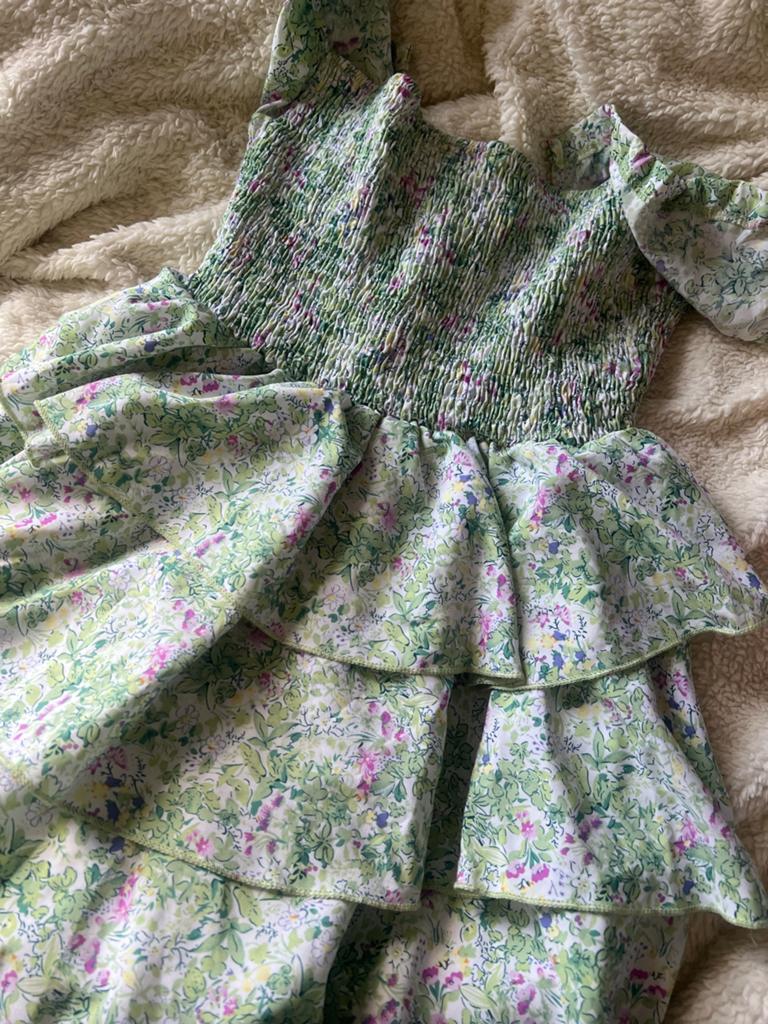 Zomerse bloemenjurk met ruches en smock detail, Maat 38/40 (M), Ophalen of Verzenden, Zo goed als nieuw, Boven de knie