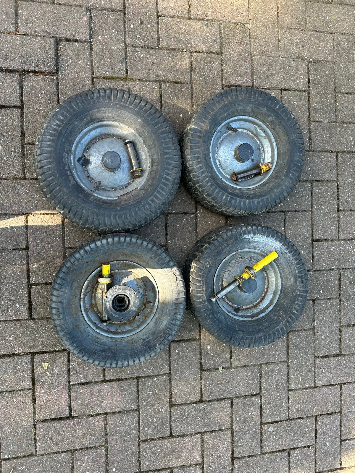 4 robuuste wielen voor steekwagen of bolderkar, Ophalen, Gebruikt
