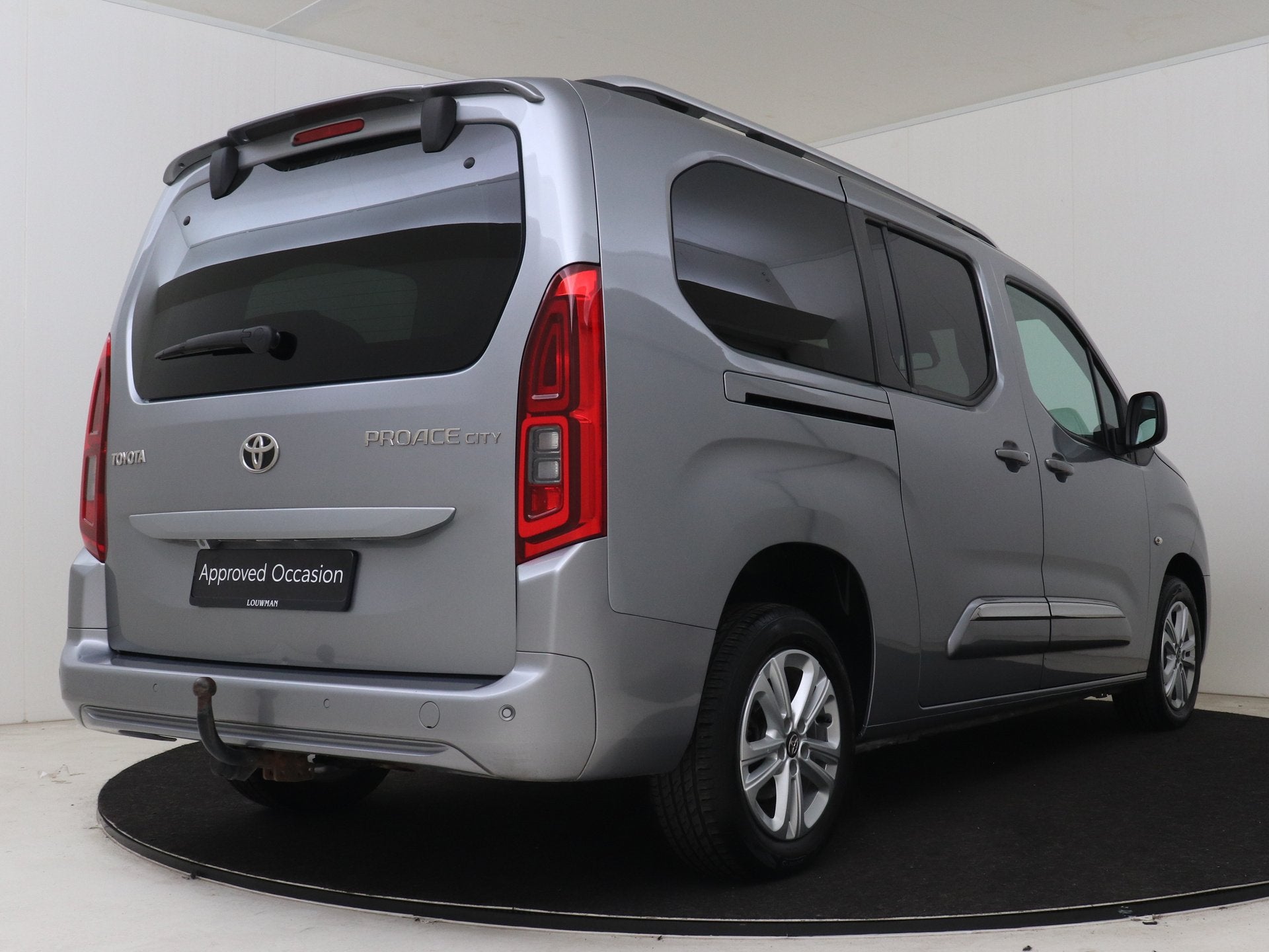 Toyota PROACE CITY Verso 1.2 Turbo Dynamic Long 7p Automaat, Stof, 7 stoelen, 14 km/l, Bedrijf