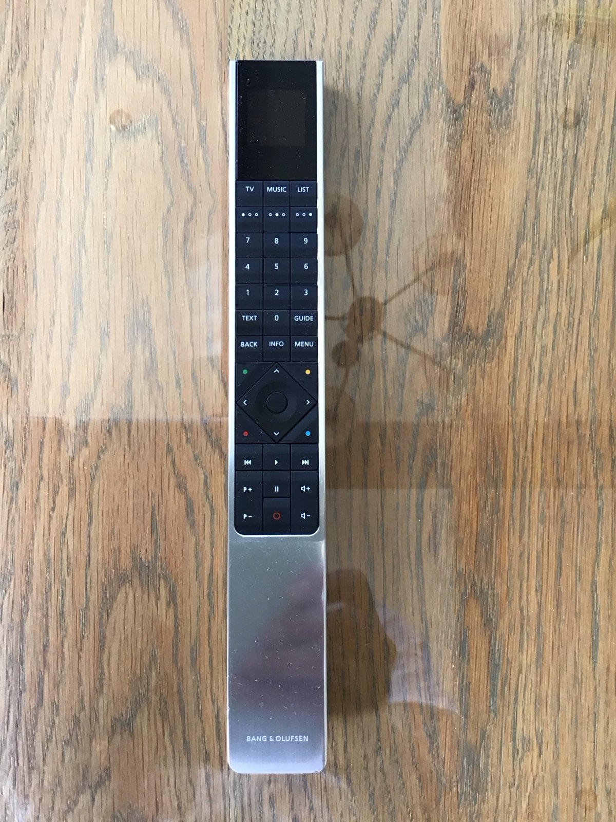 Bang & Olufsen BeoRemote One Afstandsbediening, Audio, Tv en Foto, Afstandsbedieningen, Tv, Ophalen of Verzenden, Zo goed als nieuw