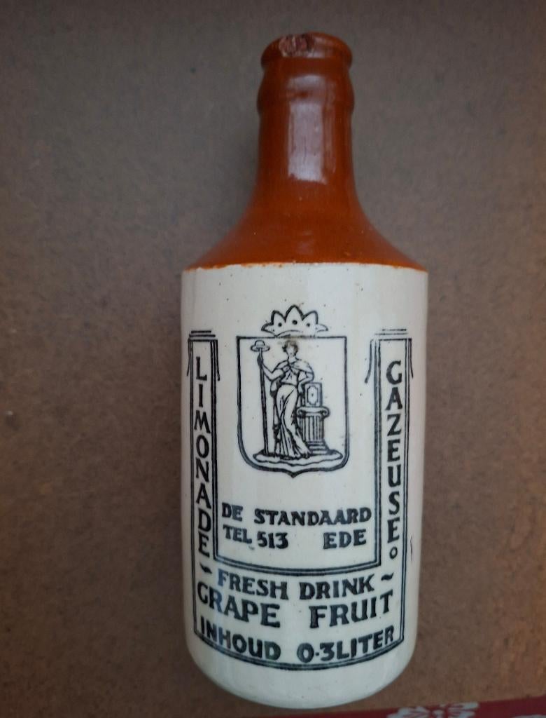 Oud limonade gazeuse grapefruit kruikje de Standaard Ede, Ophalen of Verzenden, Gebruikt, Overige typen