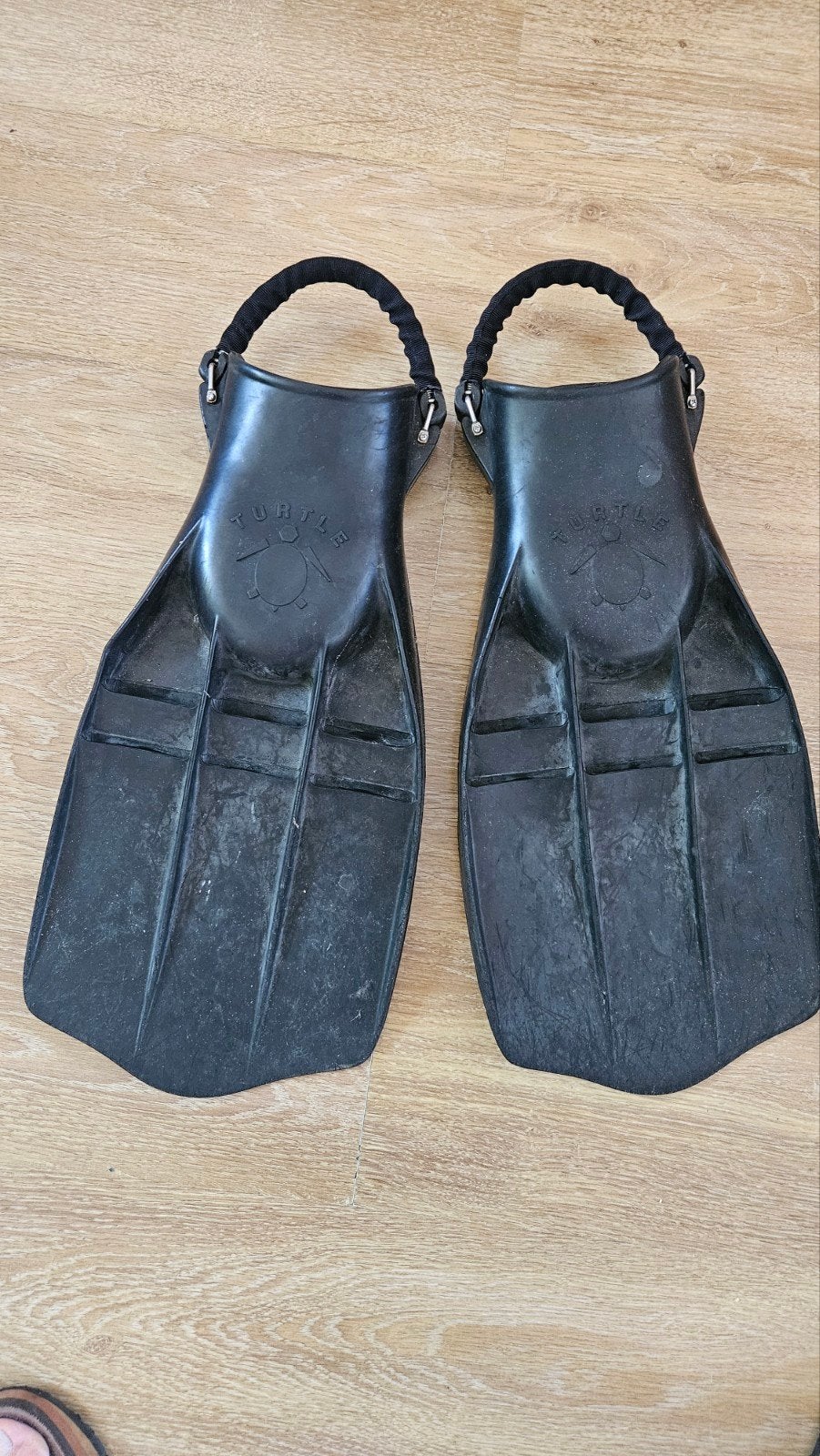 Turtle Fins met springstraps. Schoenmaat 45 droogpak, Watersport en Boten, Duiken, Ophalen of Verzenden, Gebruikt, Zwem- of Duikvliezen