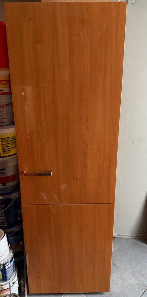 Siematic hoogglans lak kersen schoonmaakkast, Ophalen, Gebruikt