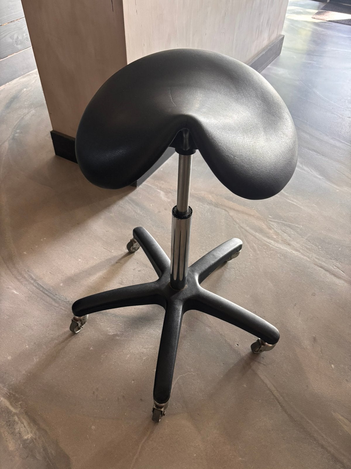 Ergonomische zadelkruk, Huis en Inrichting, Ophalen of Verzenden