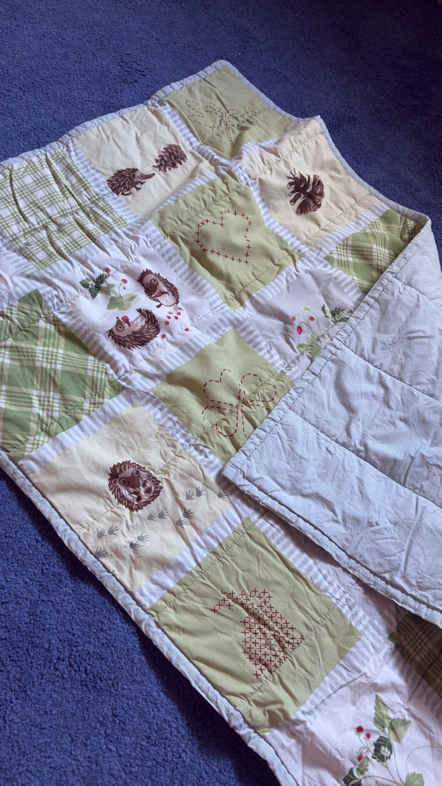 Babydekbed met egelprint - Zo goed als nieuw, Ledikant, Ophalen of Verzenden, Ademend, Meerkleurig
