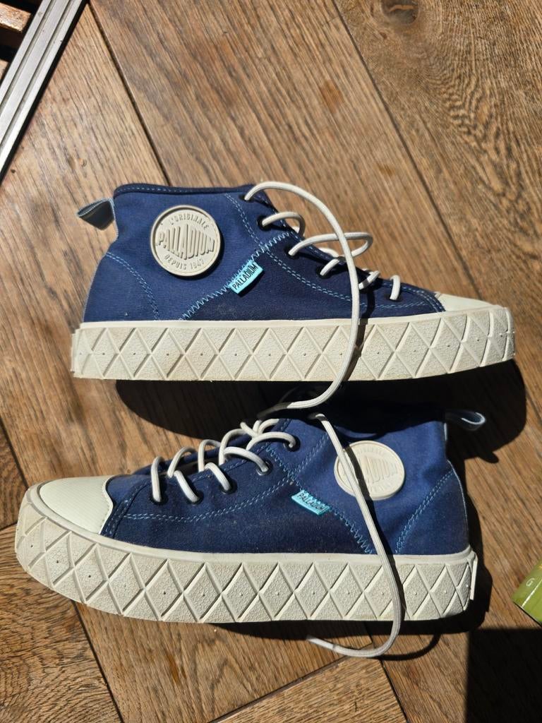Palladium schoenen maat 34, 1 x gedragen., Ophalen of Verzenden, Zo goed als nieuw, Schoenen