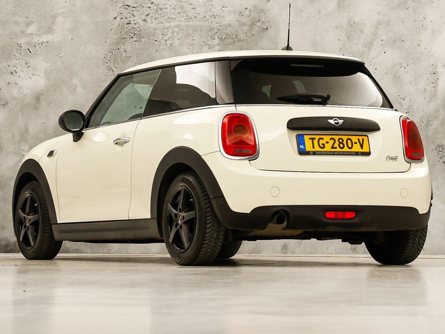 Foto 3 van MINI One 1.2 One Sport (AIRCO, STOELVERWARMING, BLUETOOTH, S