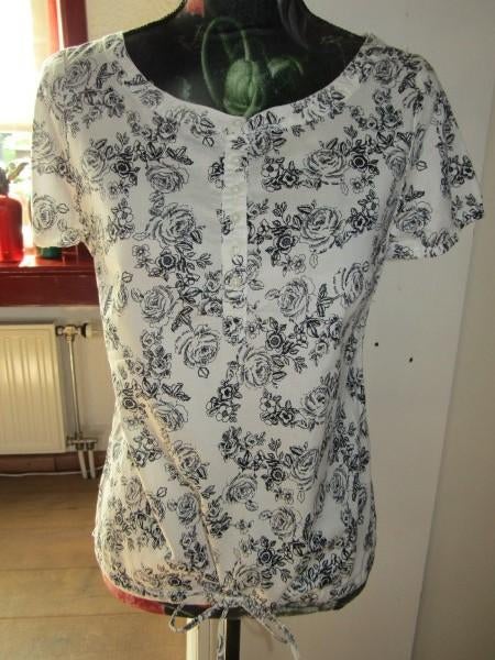 F763 BIEN BLEU mt XS blouse wit zwart rozen, Verzenden, Wit, Zo goed als nieuw, Korte mouw
