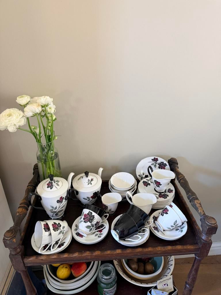 Royal Albert Masquerade servies 9 pers thee, Antiek en Kunst, Ophalen