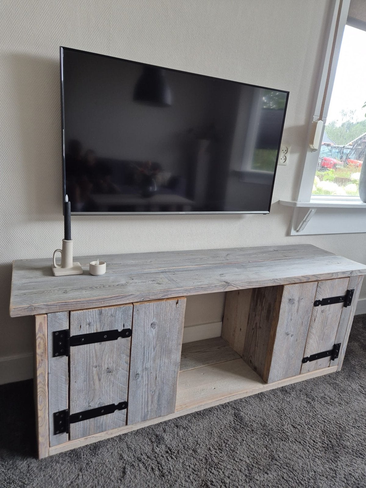 Robuust steigerhouten TV-meubel - 150x38,5x54cm, Ophalen, Gebruikt, 100 tot 150 cm, Minder dan 100 cm