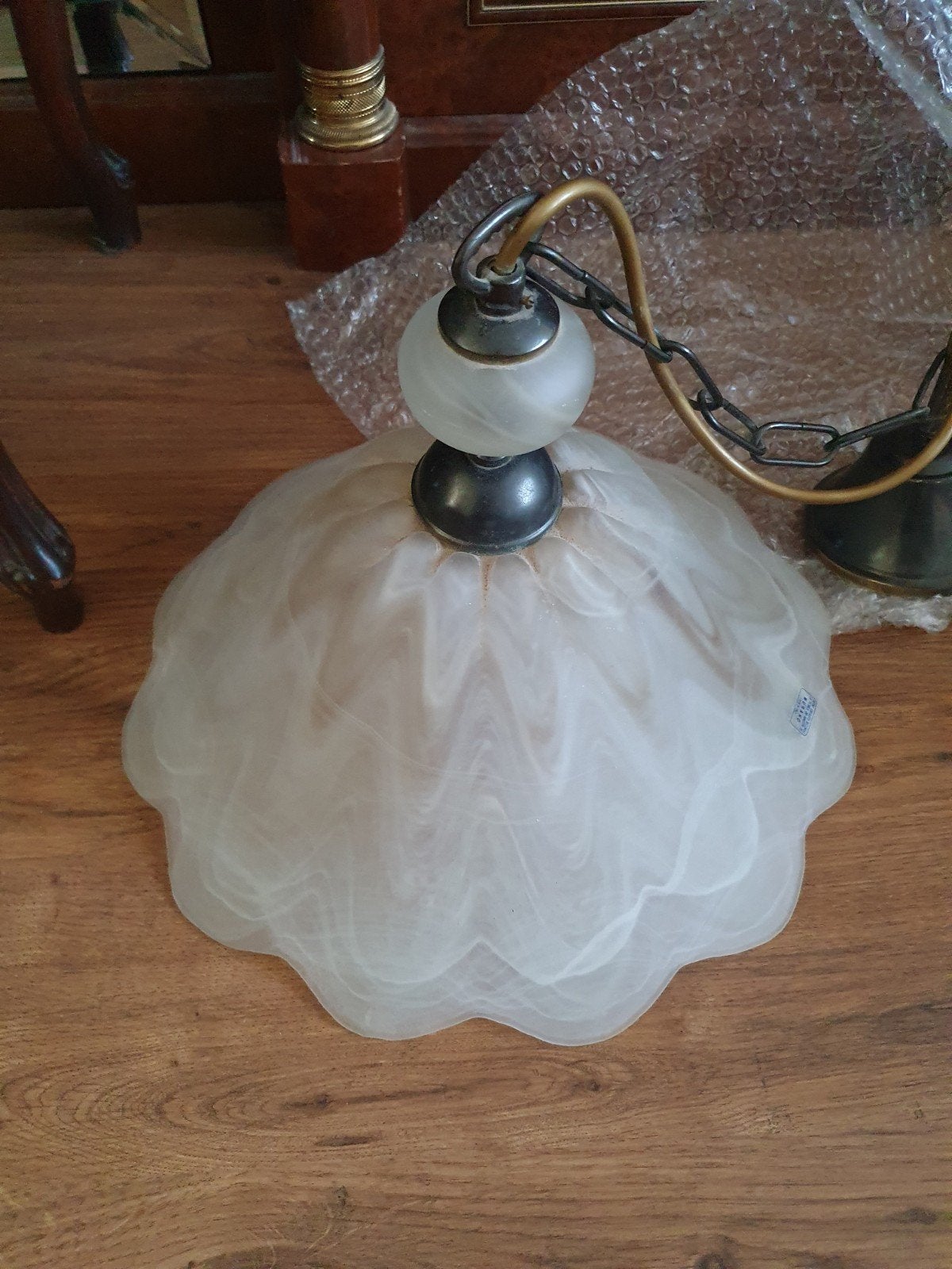 Vintage Plafondlamp met Murano  Melkglas Kap, Vintage, Klassiek, Zo goed als nieuw, Glas, E27 (groot)