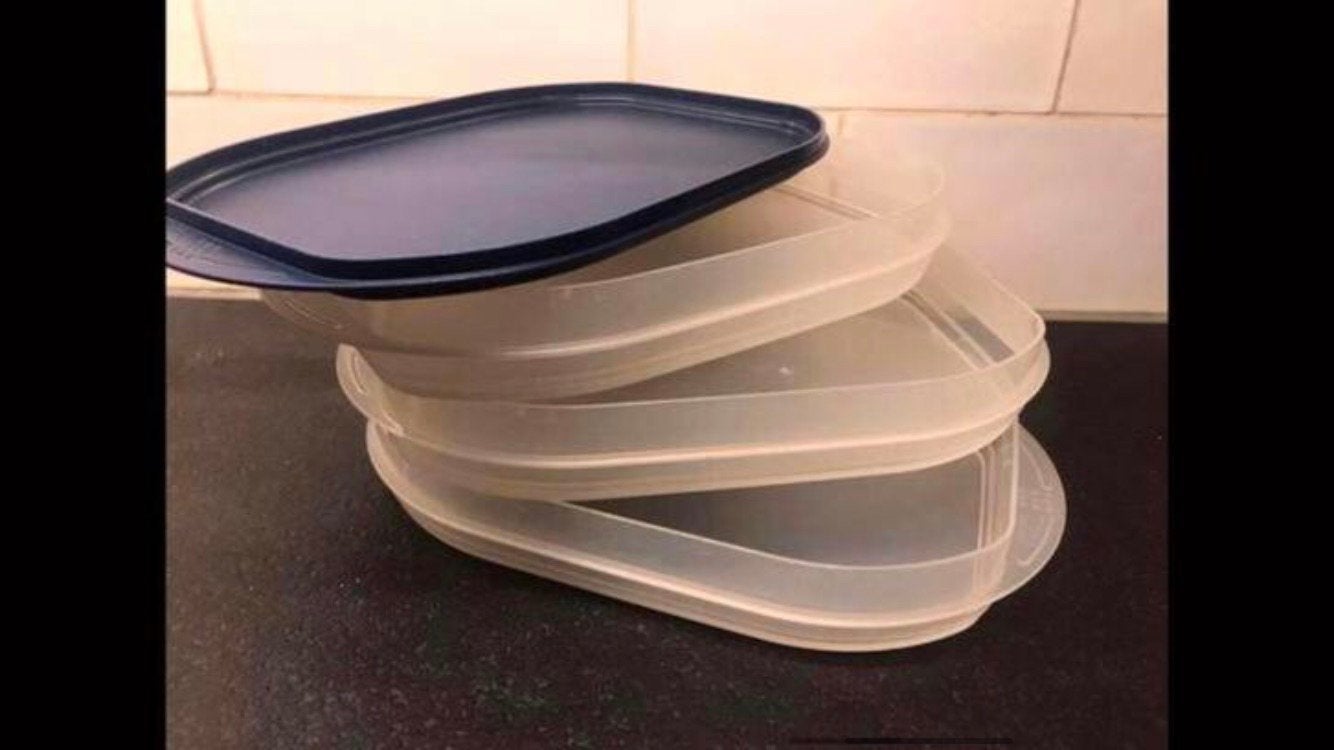 Tupperware stapel 3 stapeldrie vleeswarendoosjes indigo, Gebruikt, Bewaardoos, Blauw, Ophalen of Verzenden