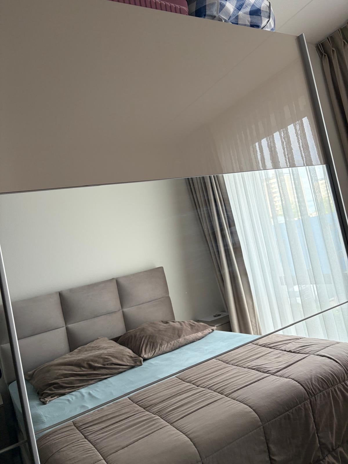 Grote kledingkast met spiegeldeur, Huis en Inrichting, Kasten | Kledingkasten, 200 cm of meer, Zo goed als nieuw, 200 cm of meer