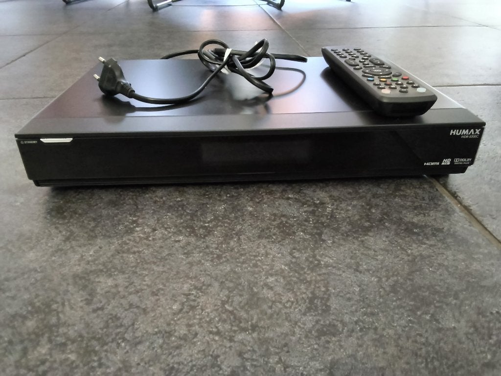 Humax tv kast, Gebruikt, 50 Hz, 100 cm of meer, Ophalen