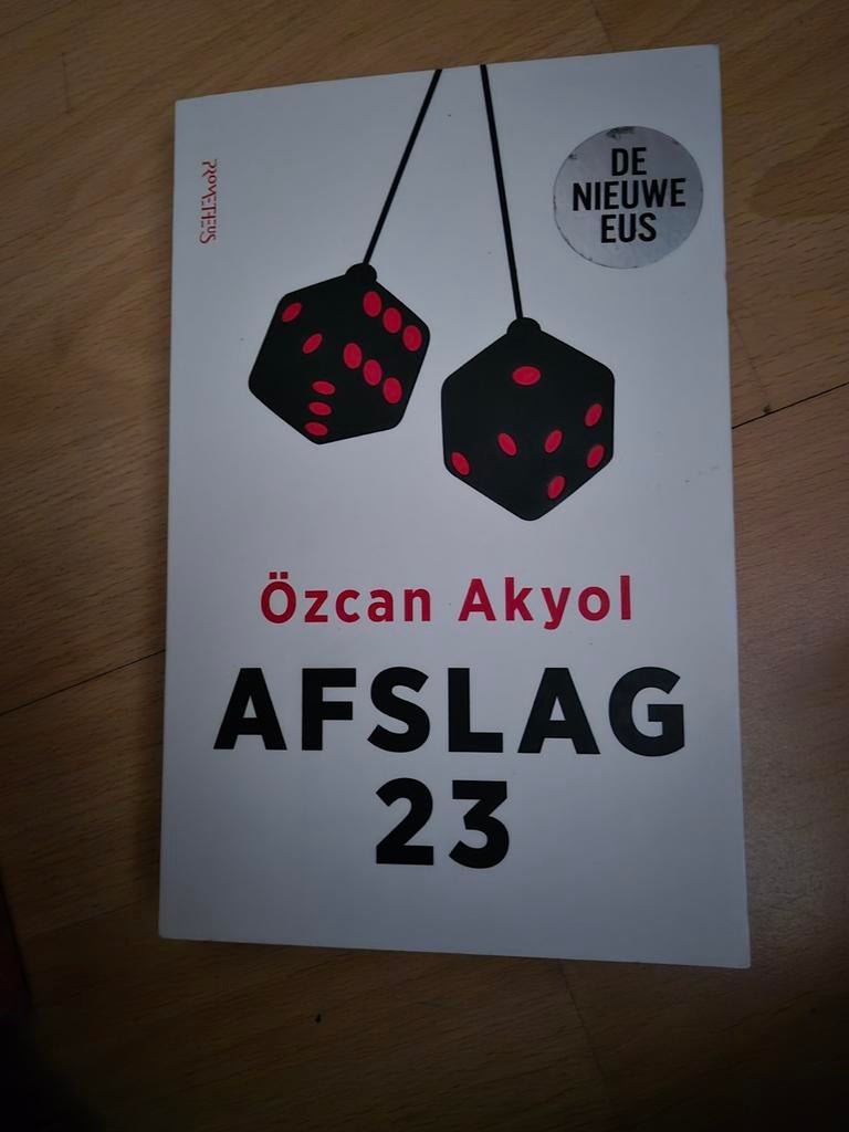 Afslag 23 - Özcan Akyol, Ophalen of Verzenden, Zo goed als nieuw