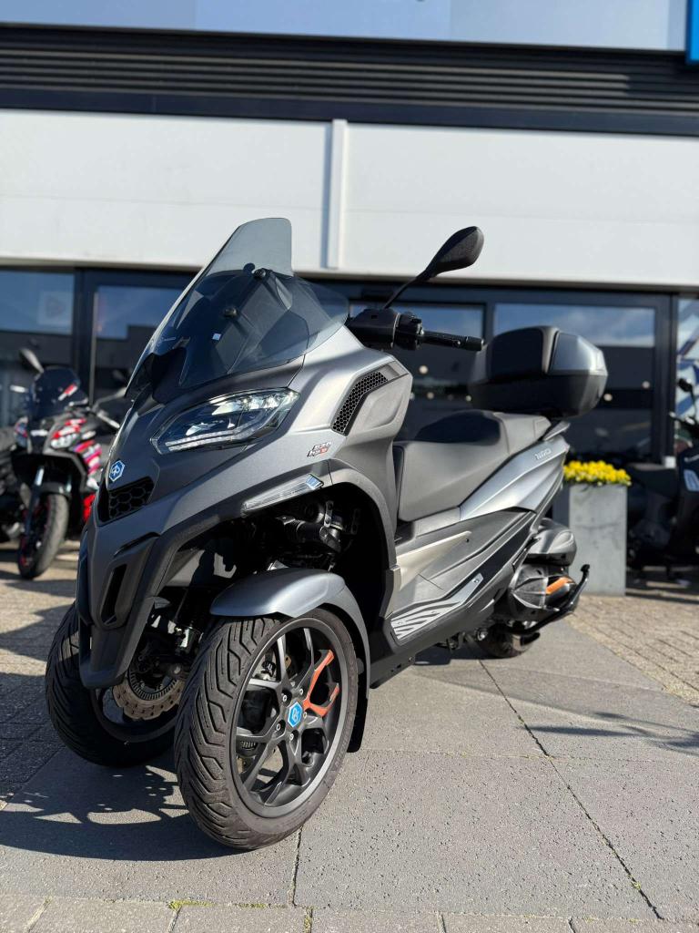 Piaggio MP3 530 E5+ EXCLUSIVE Sport, Niet ingevuld, Traction Control, Occasion, Bedrijf