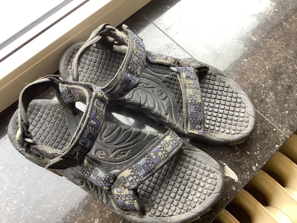 Teva waterschoen maat 42, Sandalen, Blauw, Gedragen, Ophalen of Verzenden