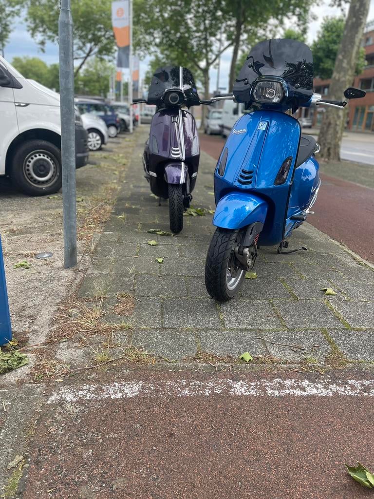 Vespa sprint 2016 80cc, Fietsen en Brommers, Scooters | Vespa, Ophalen, Zo goed als nieuw, Benzine
