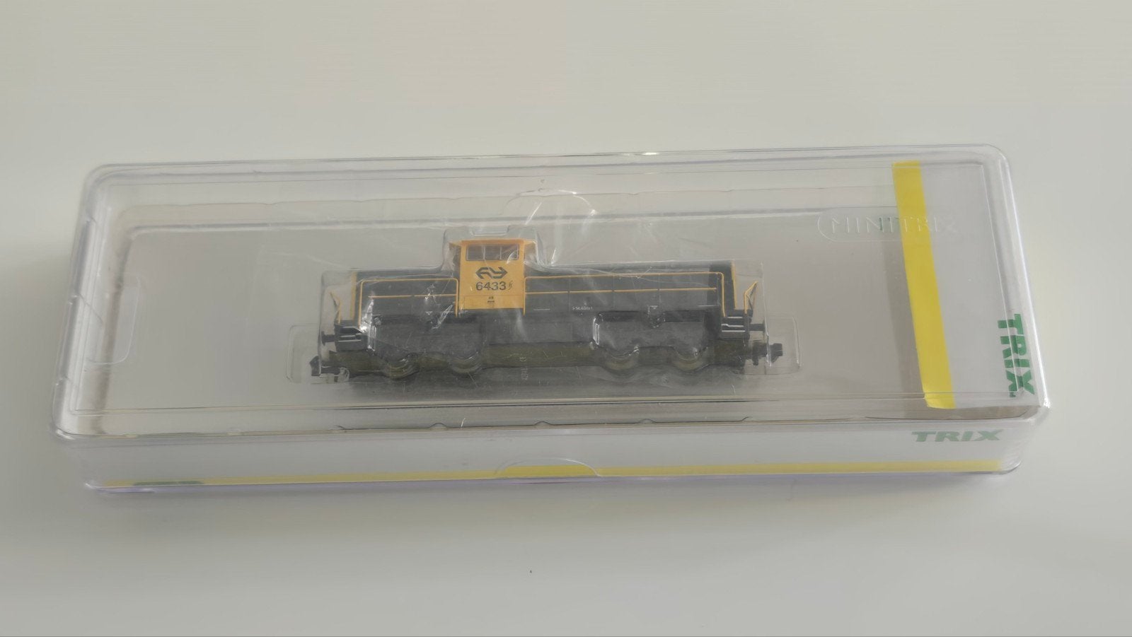 Minitrix 12517 NS Diesel loc 6433 analoog, Gelijkstroom, Trix, Analoog, Wagon