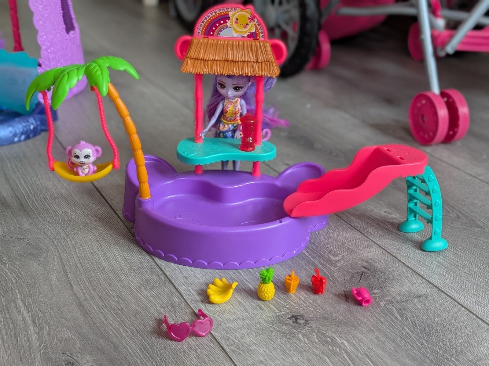 Enchantimals Jungle Hut Speelset met pop en aapje, Ophalen, Zo goed als nieuw