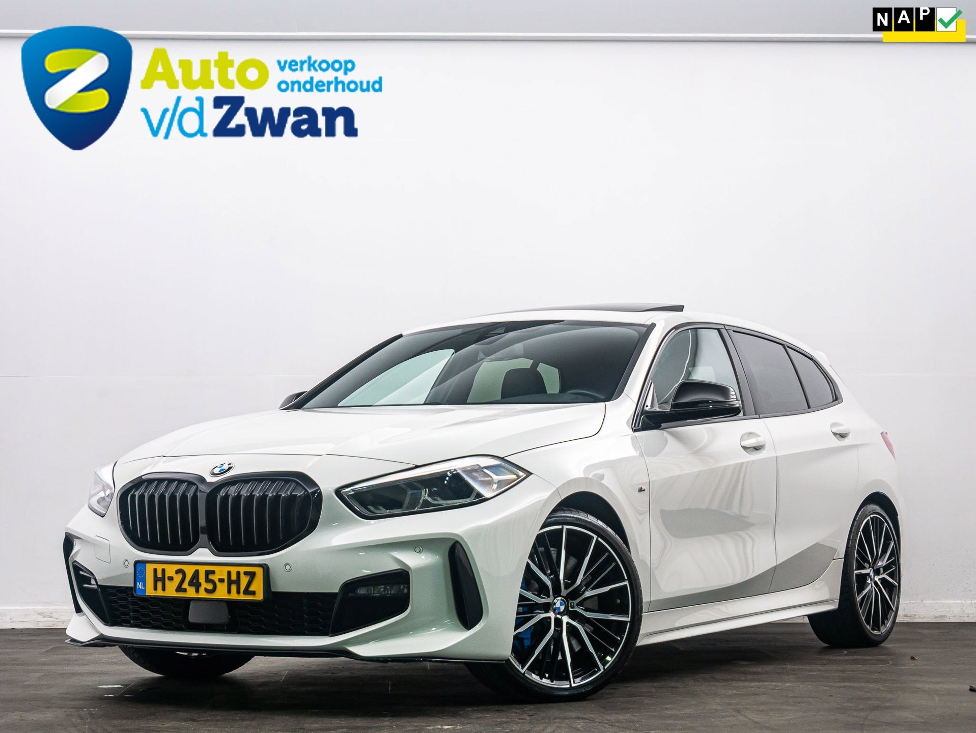 BMW 1-serie 118i High Executive Edition M-Sport Automaat, Auto's, BMW, Gebruikt, Wit, Bedrijf, 3 cilinders