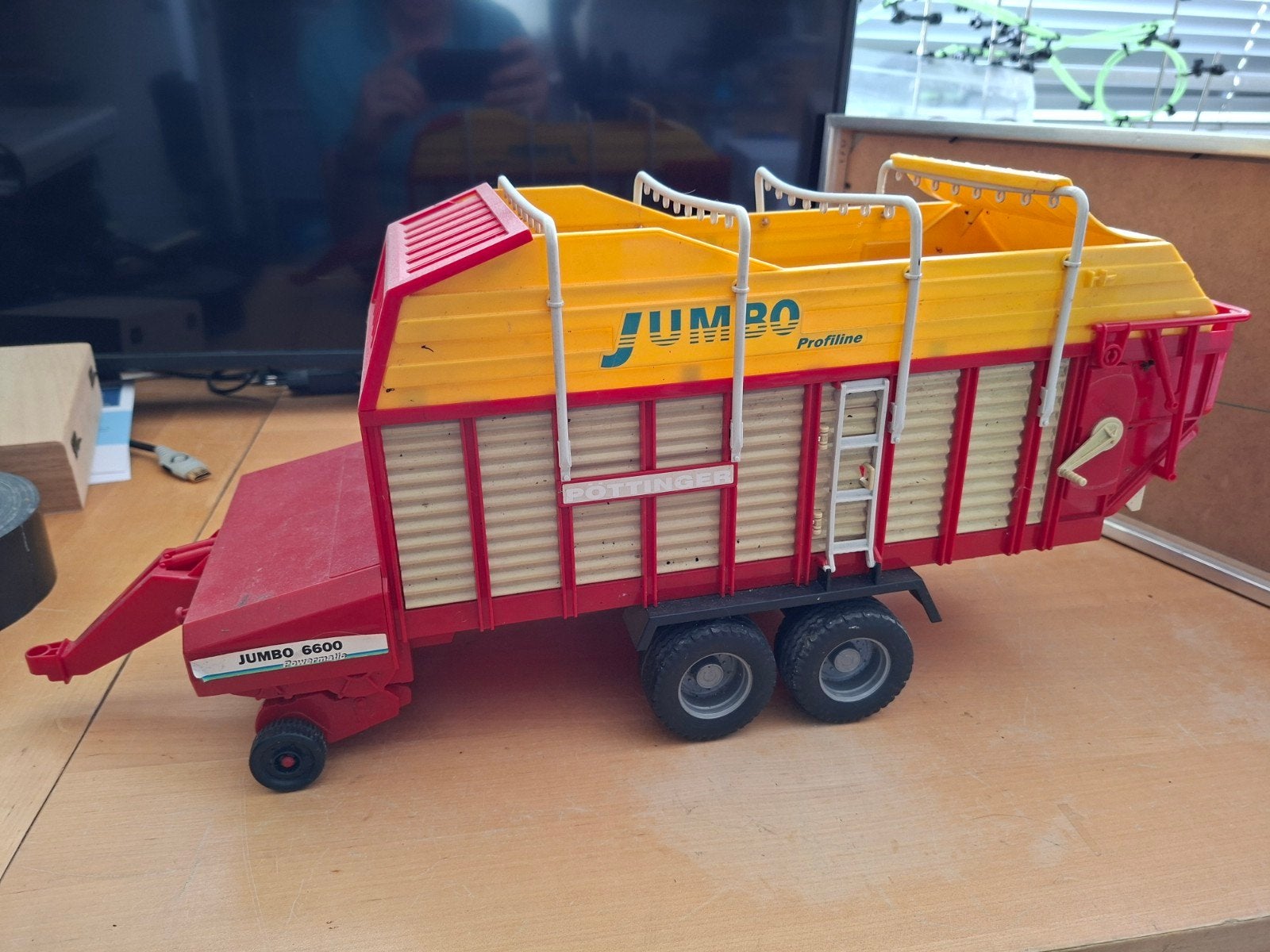 Bruder 02214 Pöttinger Jumbo 6600 ProfiLine opraapwagen, Ophalen of Verzenden, Gebruikt