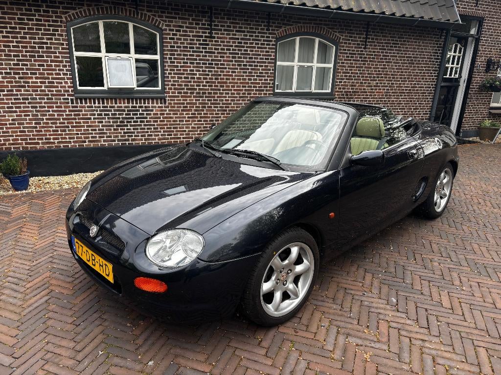 MG F 1.8 I 1999 Zwart voor onderdelen of als hobbyproject, Achterwielaandrijving, Zwart, 4 cilinders, Cabriolet