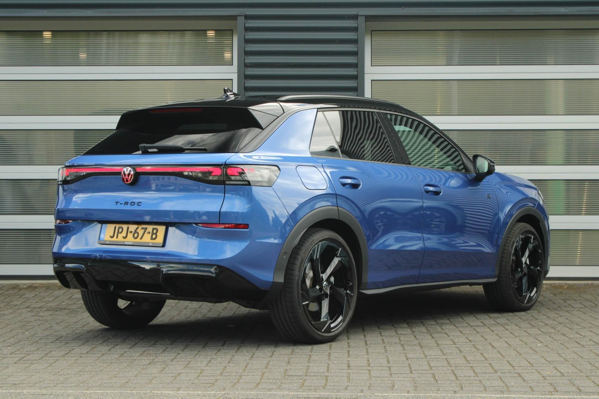 Volkswagen T-Roc 1.5 eTSI 150pk DSG R-Line First Edition | H, 1498 cc, Euro 6, 4 cilinders, Blauw