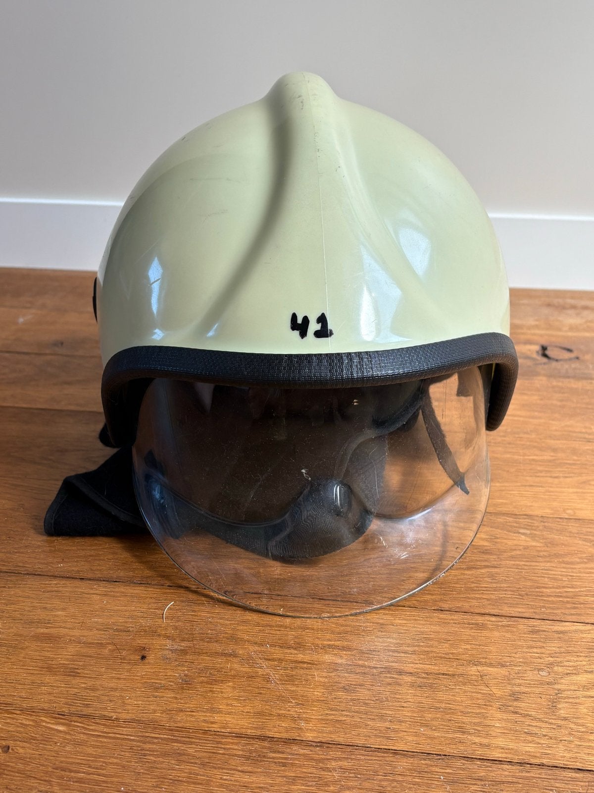 Gebruikte brandweerhelm met vizier, Ophalen of Verzenden, Met vizier, Gebruikt