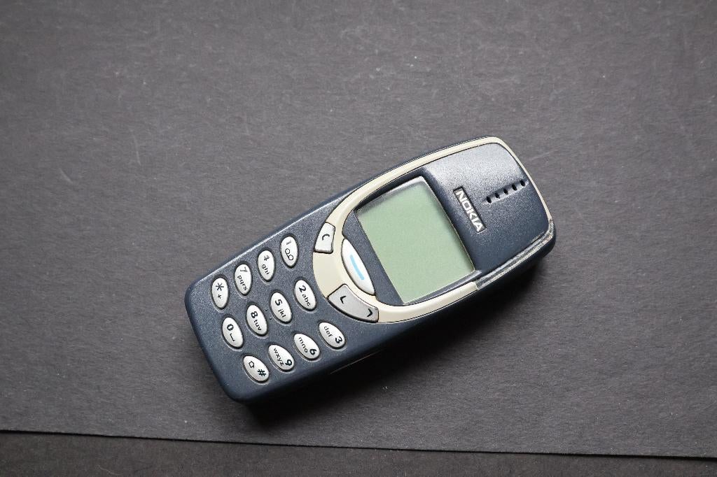 Oude Nokia 3310, met beschadiging., Telecommunicatie, Mobiele telefoons | Nokia, Gebruikt, Blauw, Geen camera, Ophalen of Verzenden