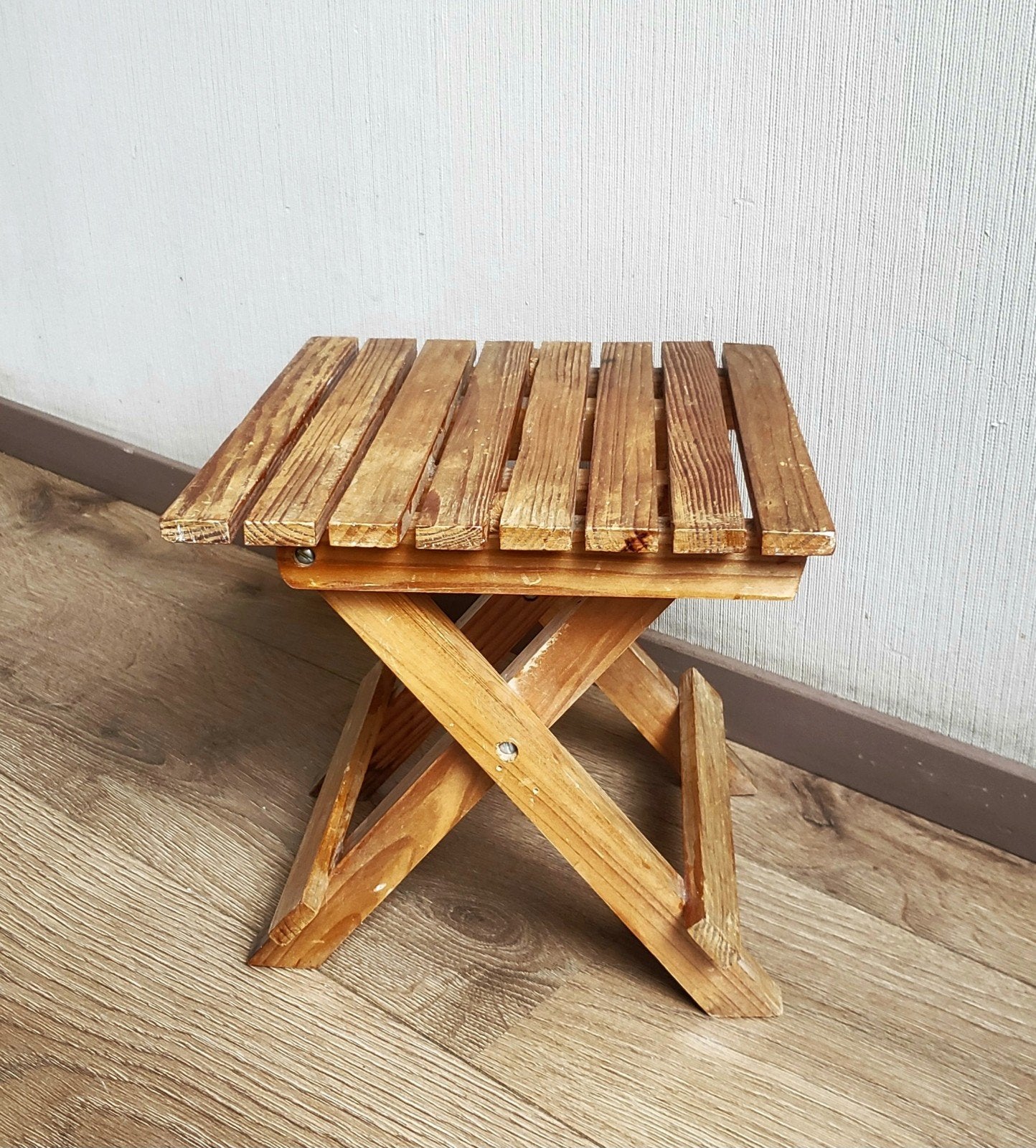 Klein bruin houten tafeltje - opklapbaar, Ophalen of Verzenden, Gebruikt, Bruin, Hout