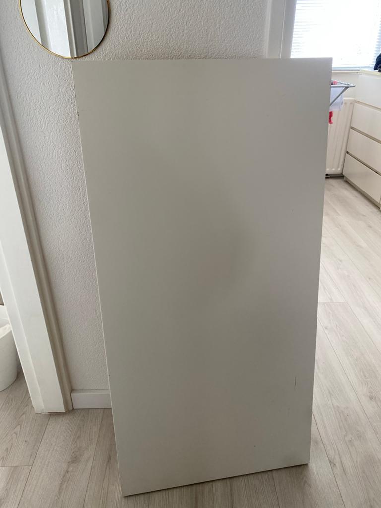 Wit IKEA bureau - Ideaal voor thuiswerkplek of studeerkamer, Huis en Inrichting, Bureaus, Ophalen, Gebruikt, Spaanplaat of MDF
