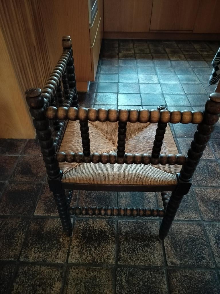 Antiek hoek stoeltje, Ophalen