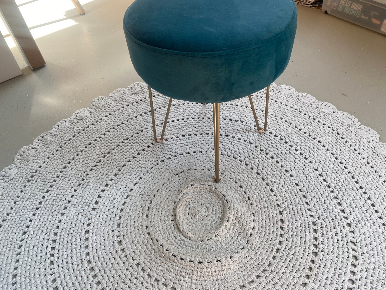 Krukje bijzet tafeltje velours petrol, 45 tot 60 cm, Minder dan 55 cm, Rond, Ophalen of Verzenden