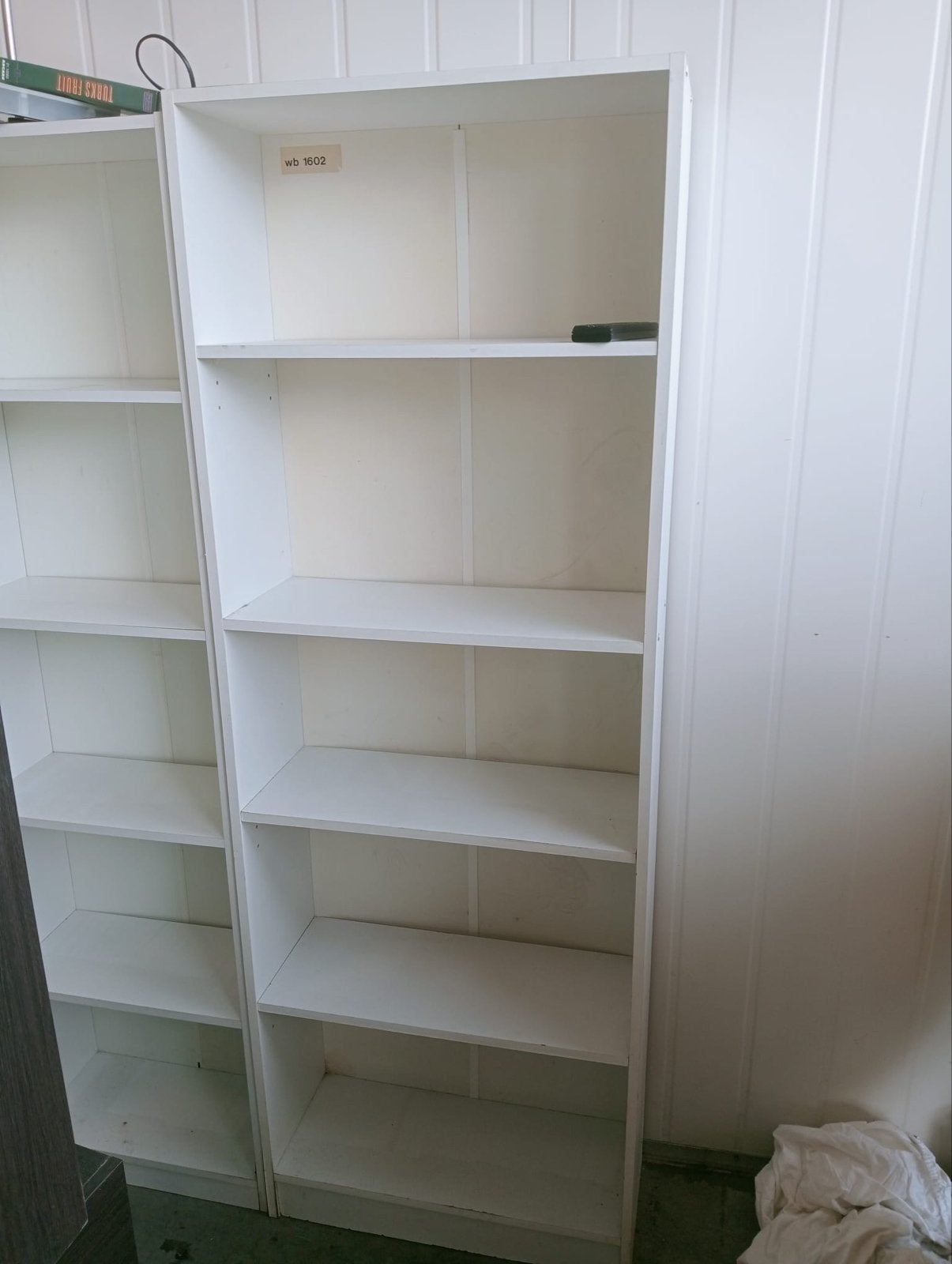 2 witte boekenkasten, Ophalen, Met plank(en), Gebruikt, 50 tot 100 cm
