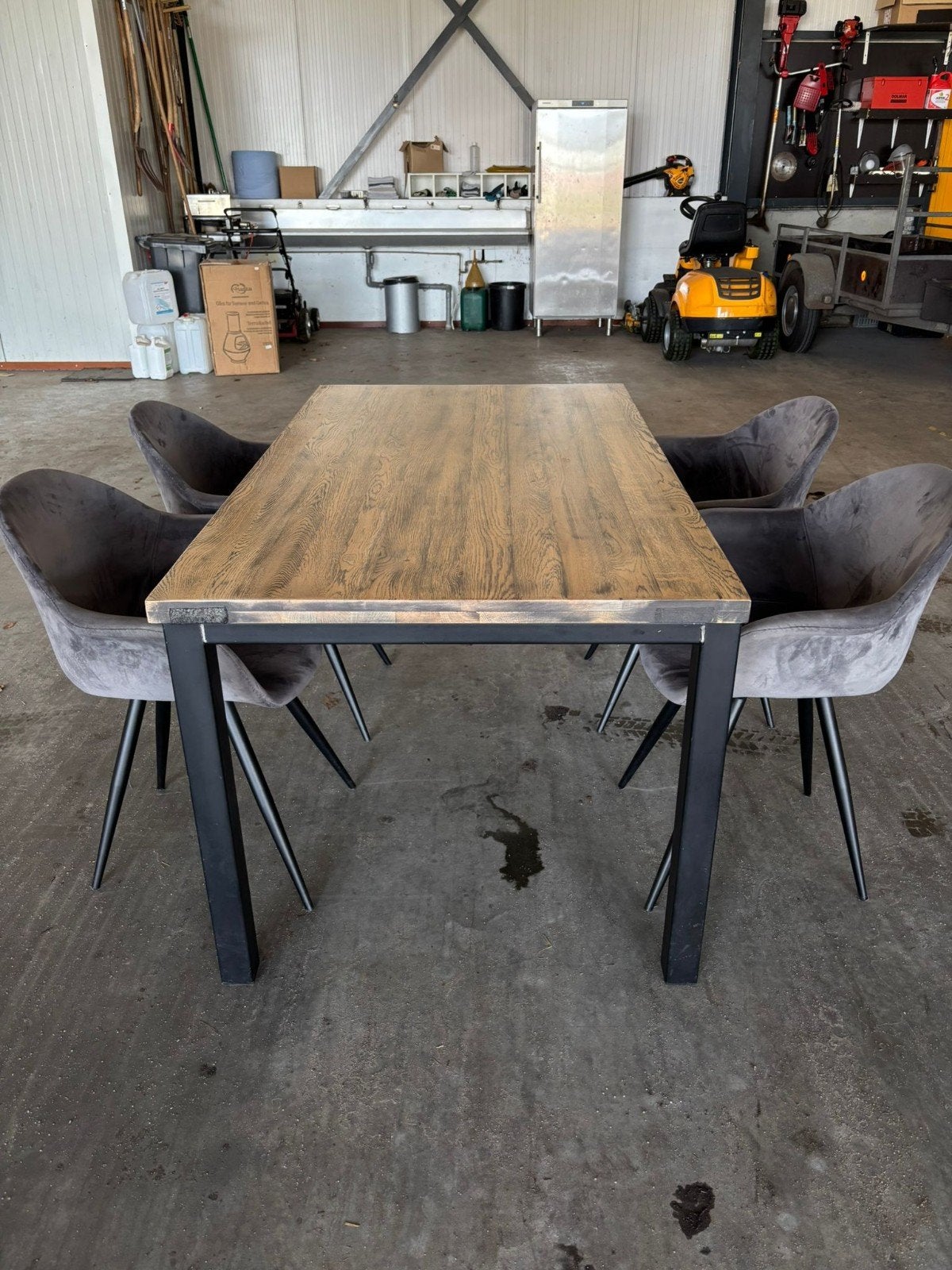 Elegante eettafel van Eijerkamp met 4 stoelen- Modern design, 100 tot 150 cm, 50 tot 100 cm, Zo goed als nieuw, Modern industrieel