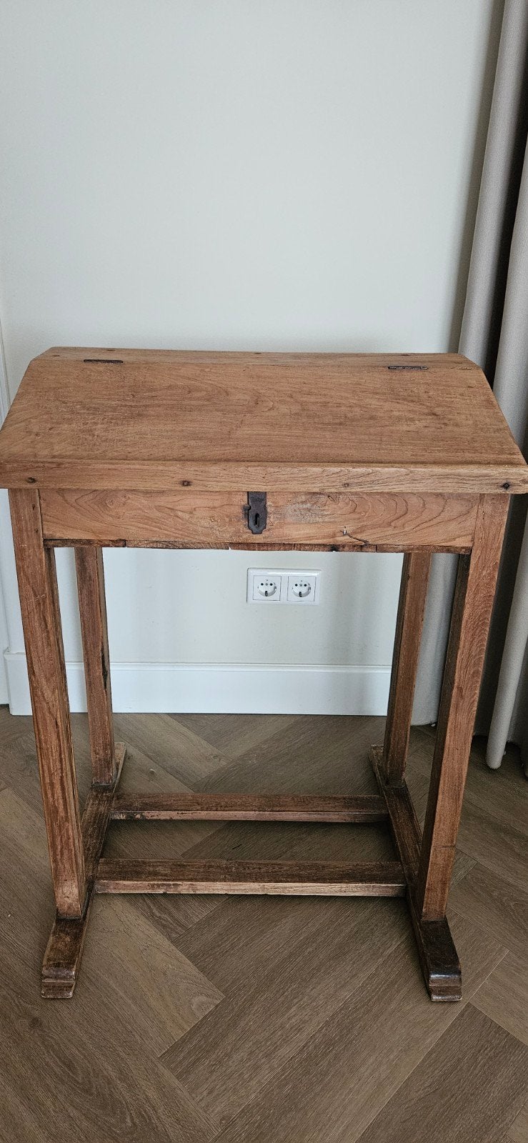 Oude lessenaar sidetable hout, Ophalen, 25 tot 50 cm, Rechthoekig