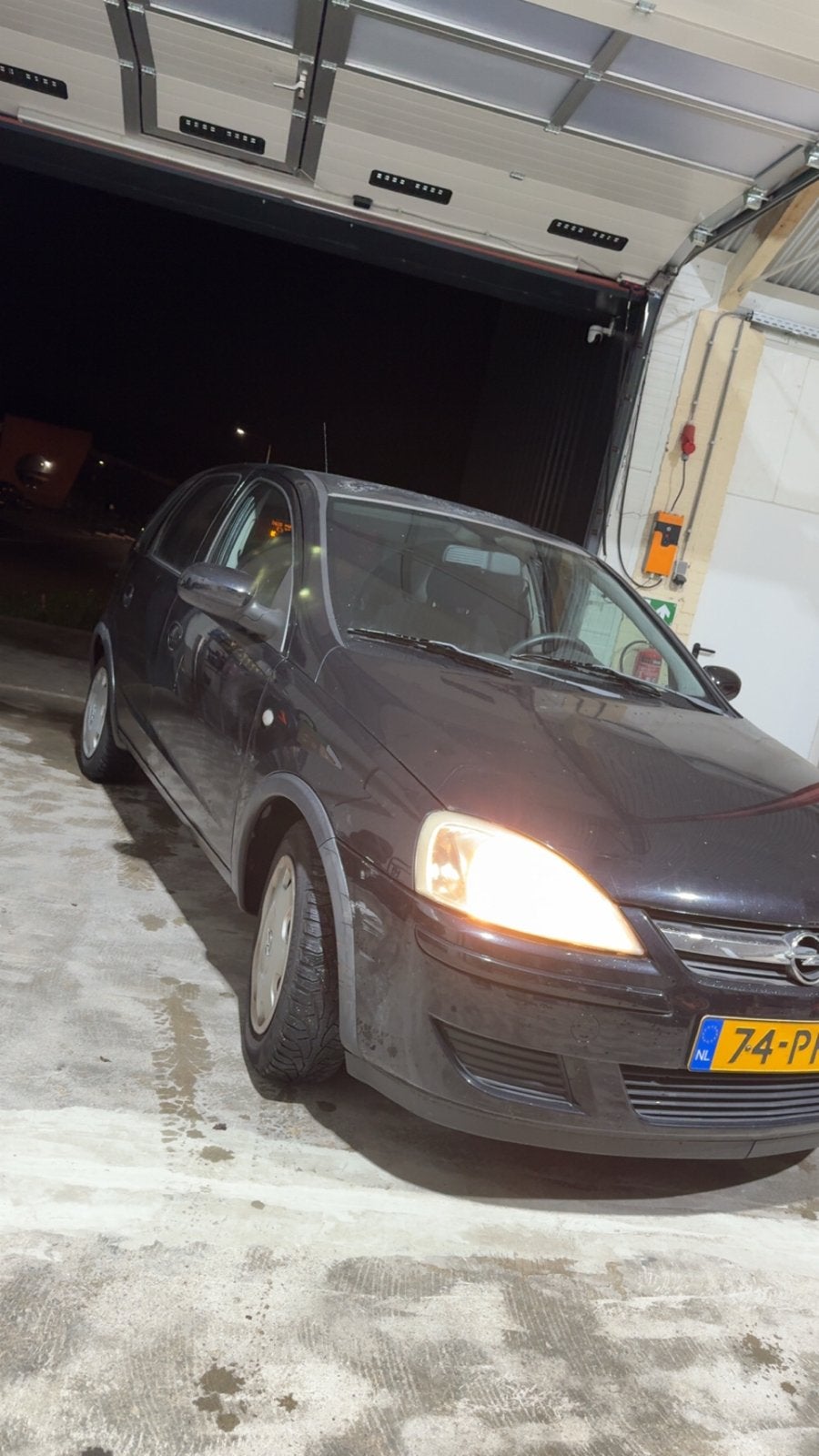 Opel Corsa 1.2 16V 5D 2004 Zwart, Voorwielaandrijving, 450 kg, 74 pk, 31 €/maand