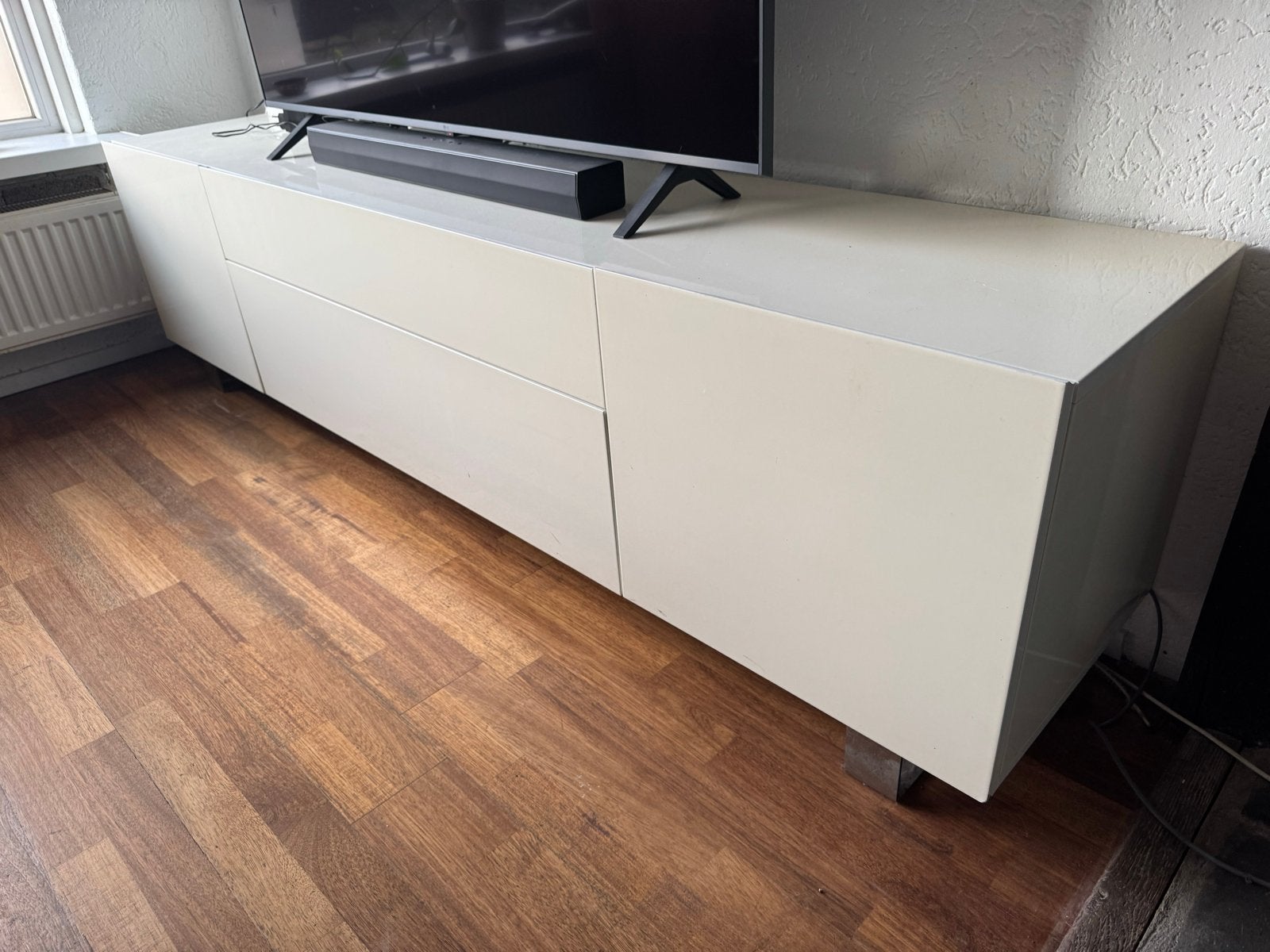 TV-meubel - Crème/Wit/hoogglans, Ophalen, Kunststof, Gebruikt, 150 tot 200 cm