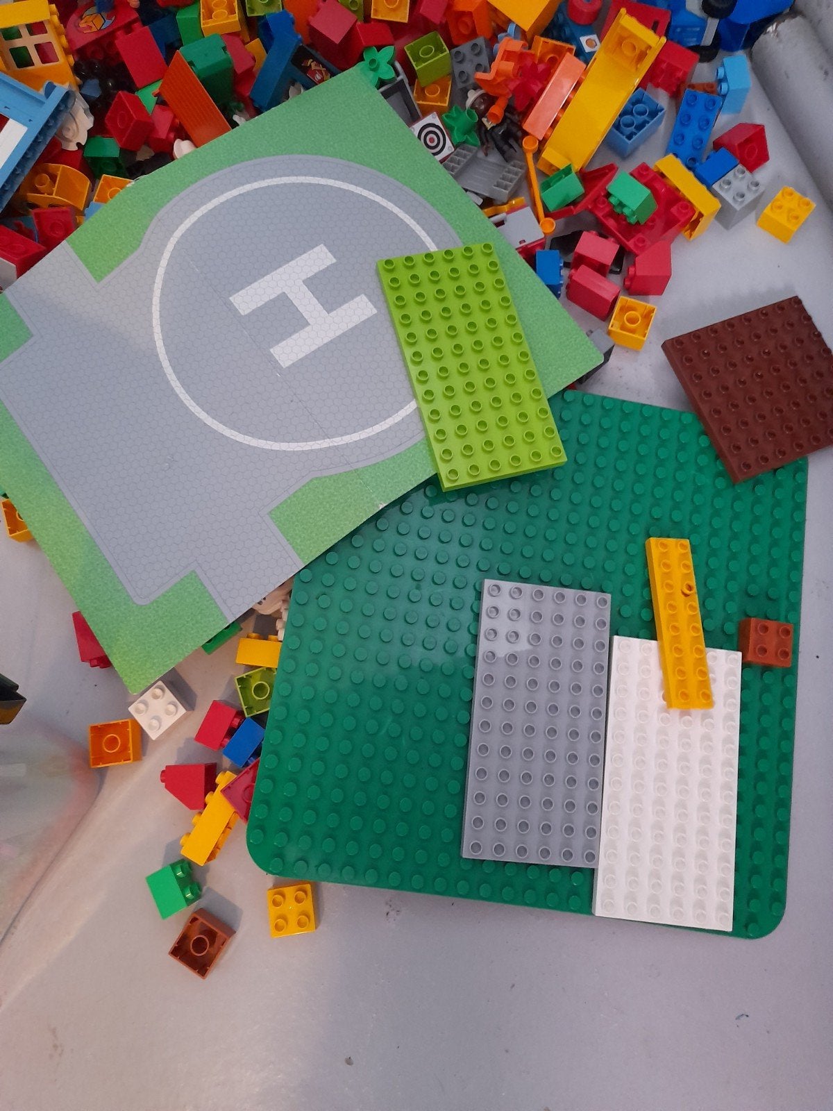 Grote doos vol Duplo met poppetjes, auto's, dieren en meer, Kinderen en Baby's, Speelgoed | Duplo en Lego, Ophalen, Zo goed als nieuw
